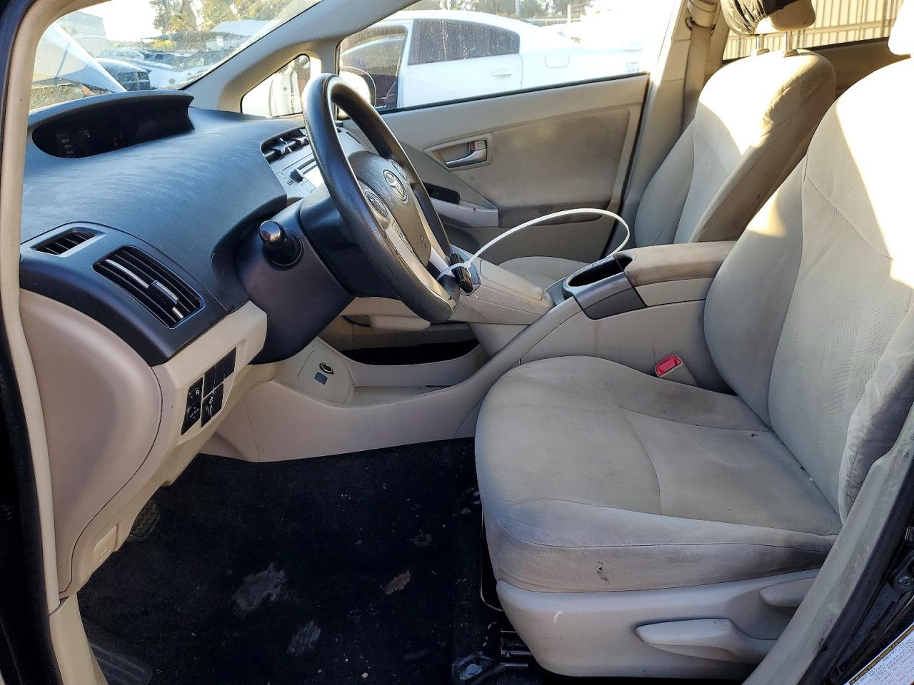 2013 TOYOTA PRIUS photo 7