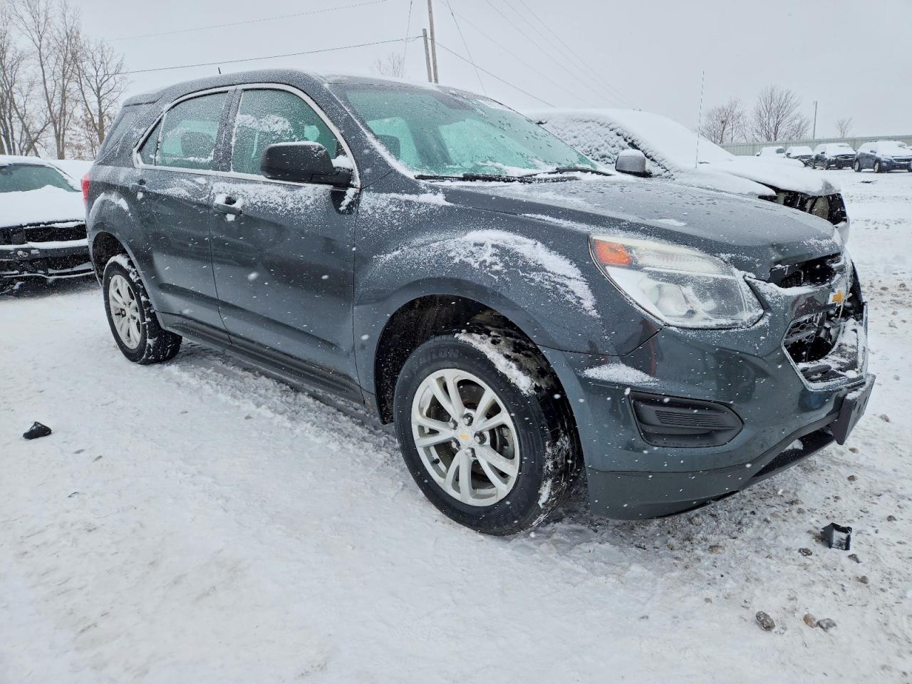 2017 CHEVROLET EQUINOX LS photo 4