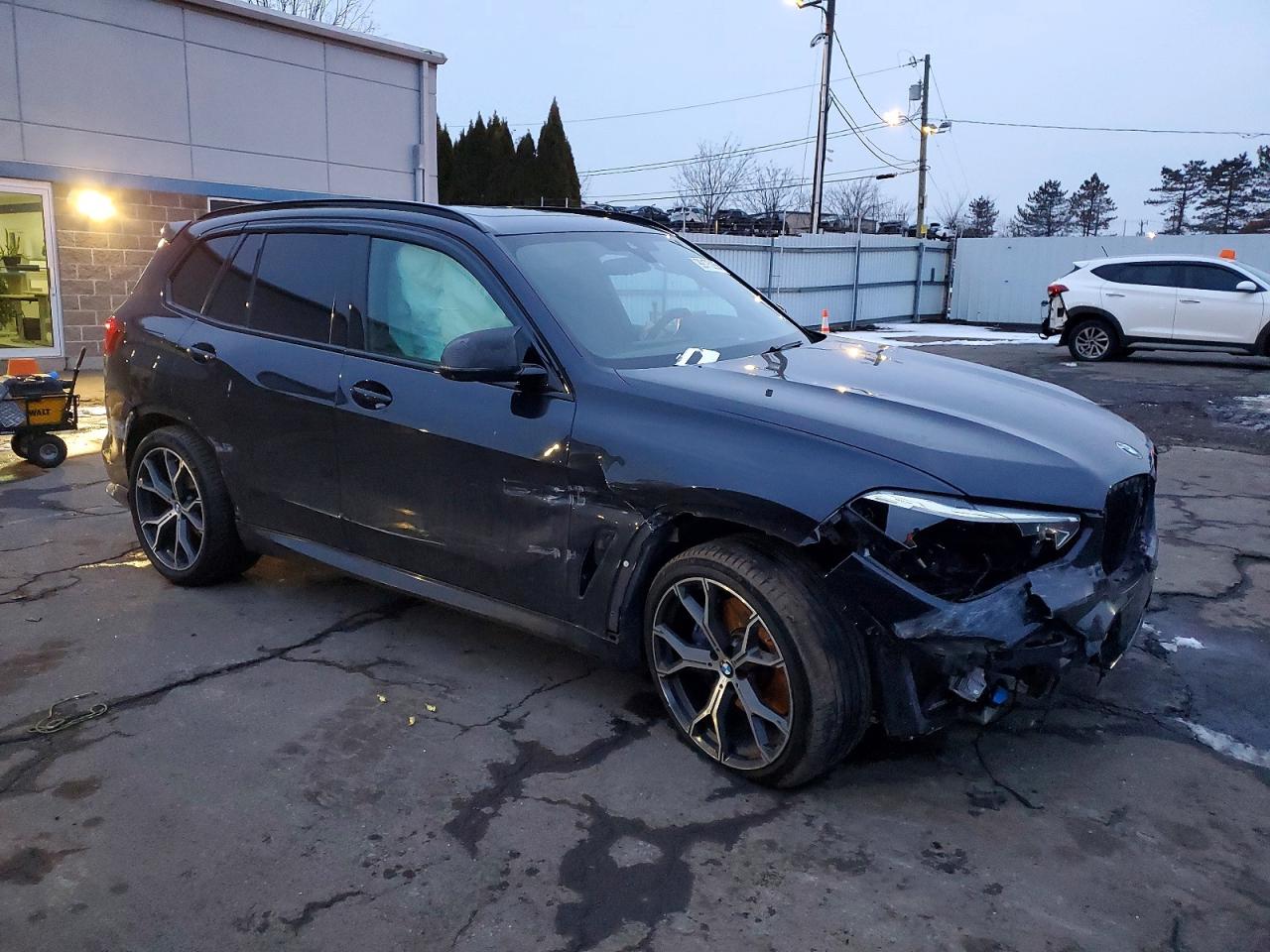 2022 BMW X5 XDRIVE40I photo 4