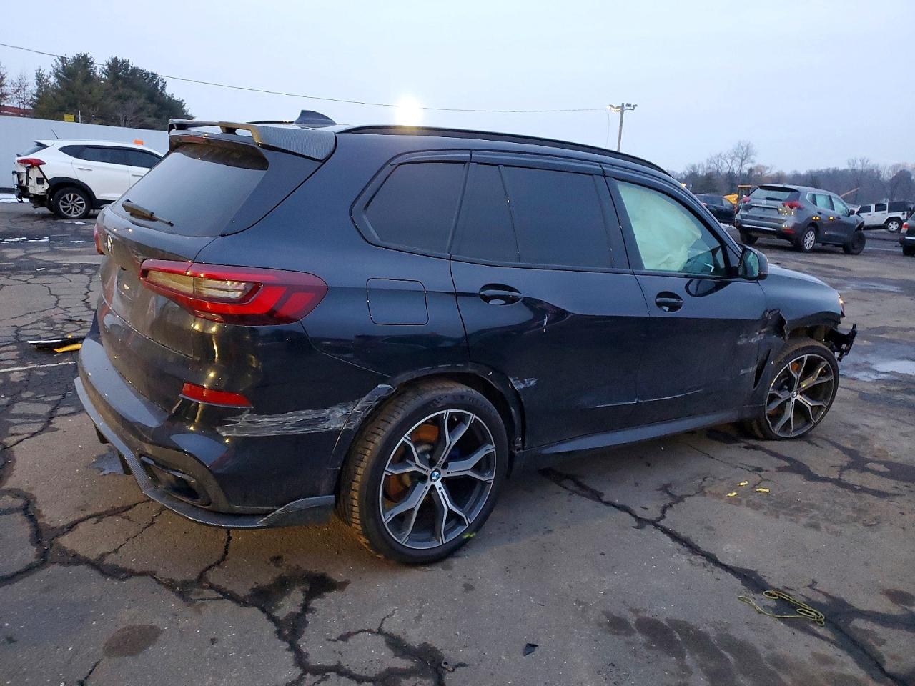 2022 BMW X5 XDRIVE40I photo 3