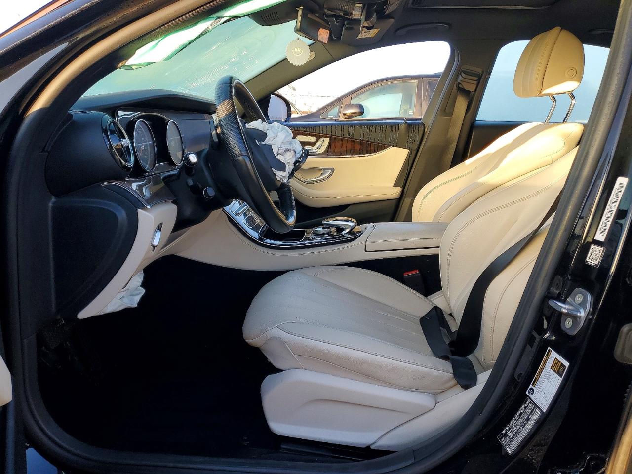 2017 MERCEDES-BENZ E 300 photo 7