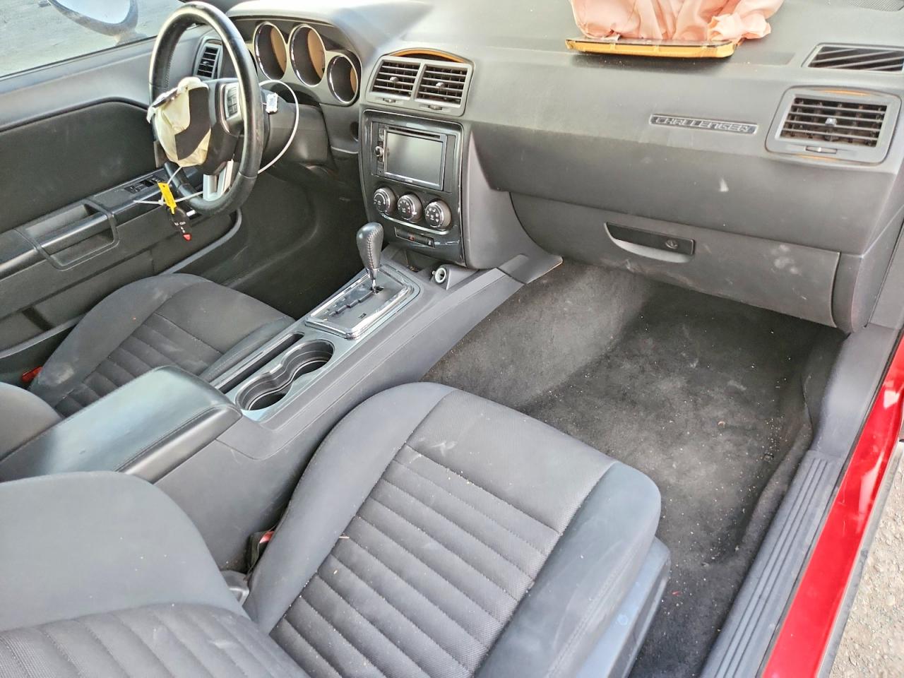 2012 DODGE CHALLENGER SXT photo 8