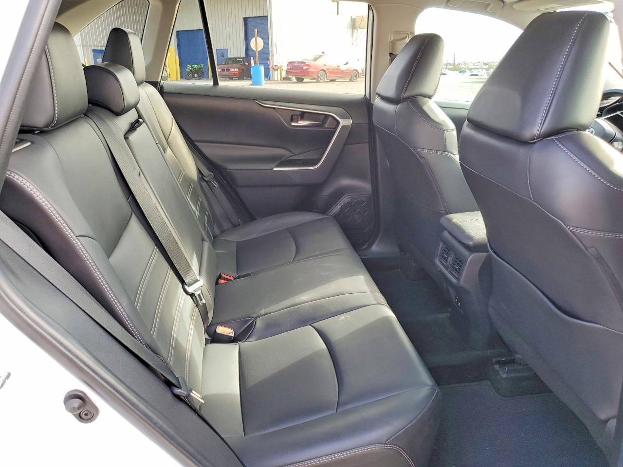 2019 TOYOTA RAV4 XLE PREMIUM photo 11