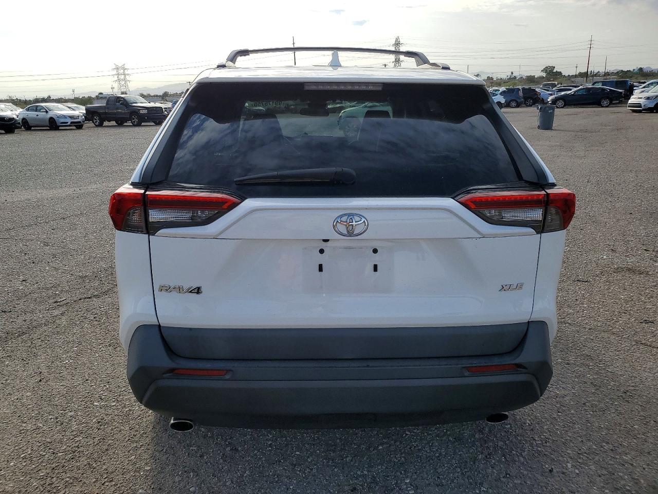 2019 TOYOTA RAV4 XLE PREMIUM photo 6