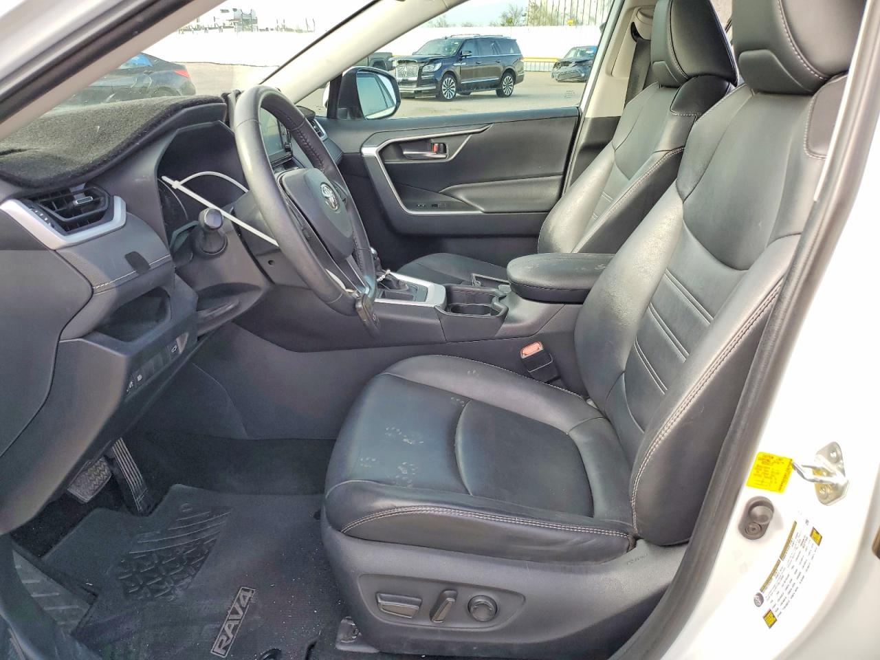 2019 TOYOTA RAV4 XLE PREMIUM photo 7