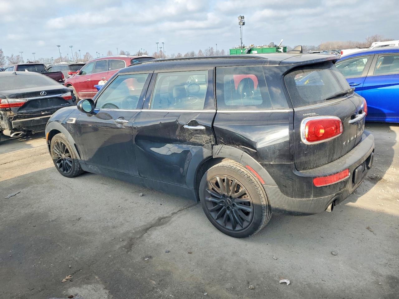 2017 MINI COOPER CLUBMAN photo 2