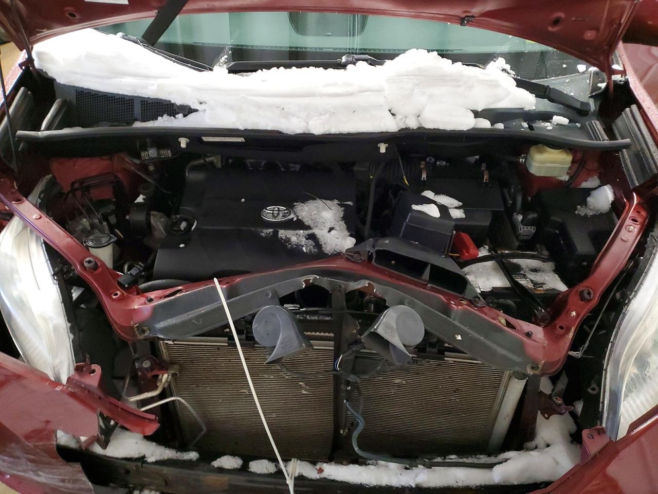 2015 TOYOTA SIENNA XLE photo 12