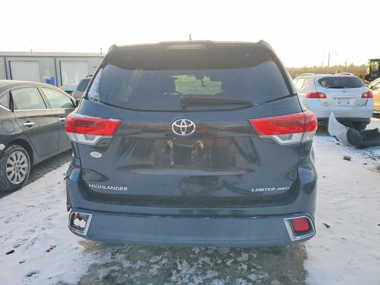 2018 TOYOTA HIGHLANDER LIMITED photo 6