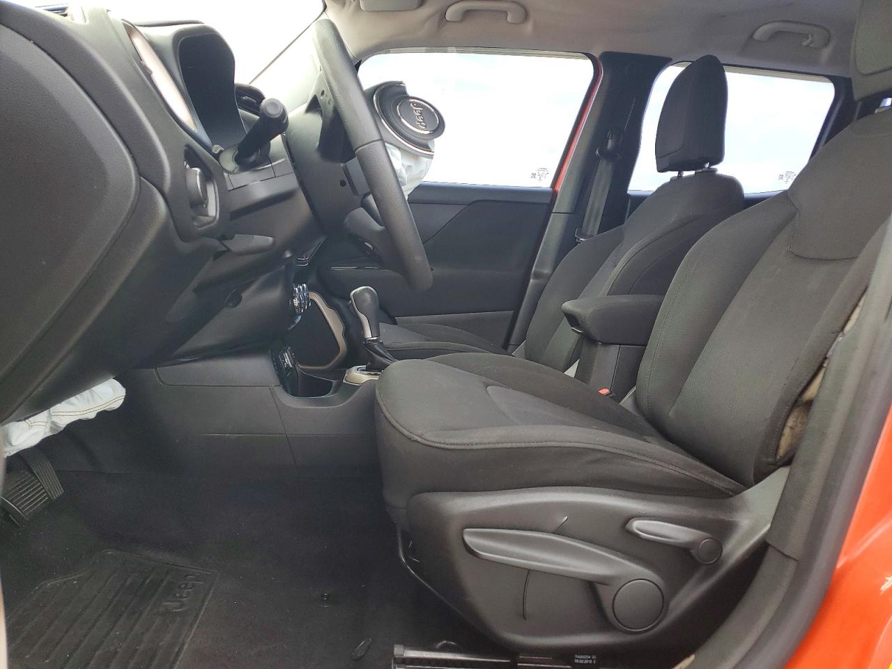 2015 JEEP RENEGADE SPORT photo 13