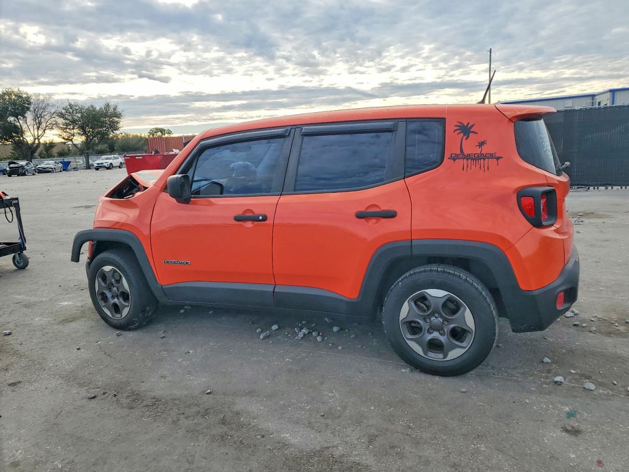 2015 JEEP RENEGADE SPORT photo 3
