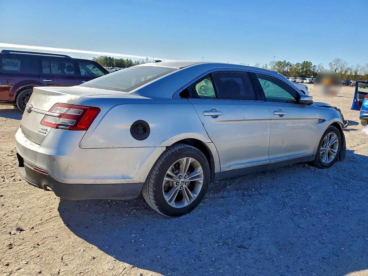 2015 FORD TAURUS SEL photo 3