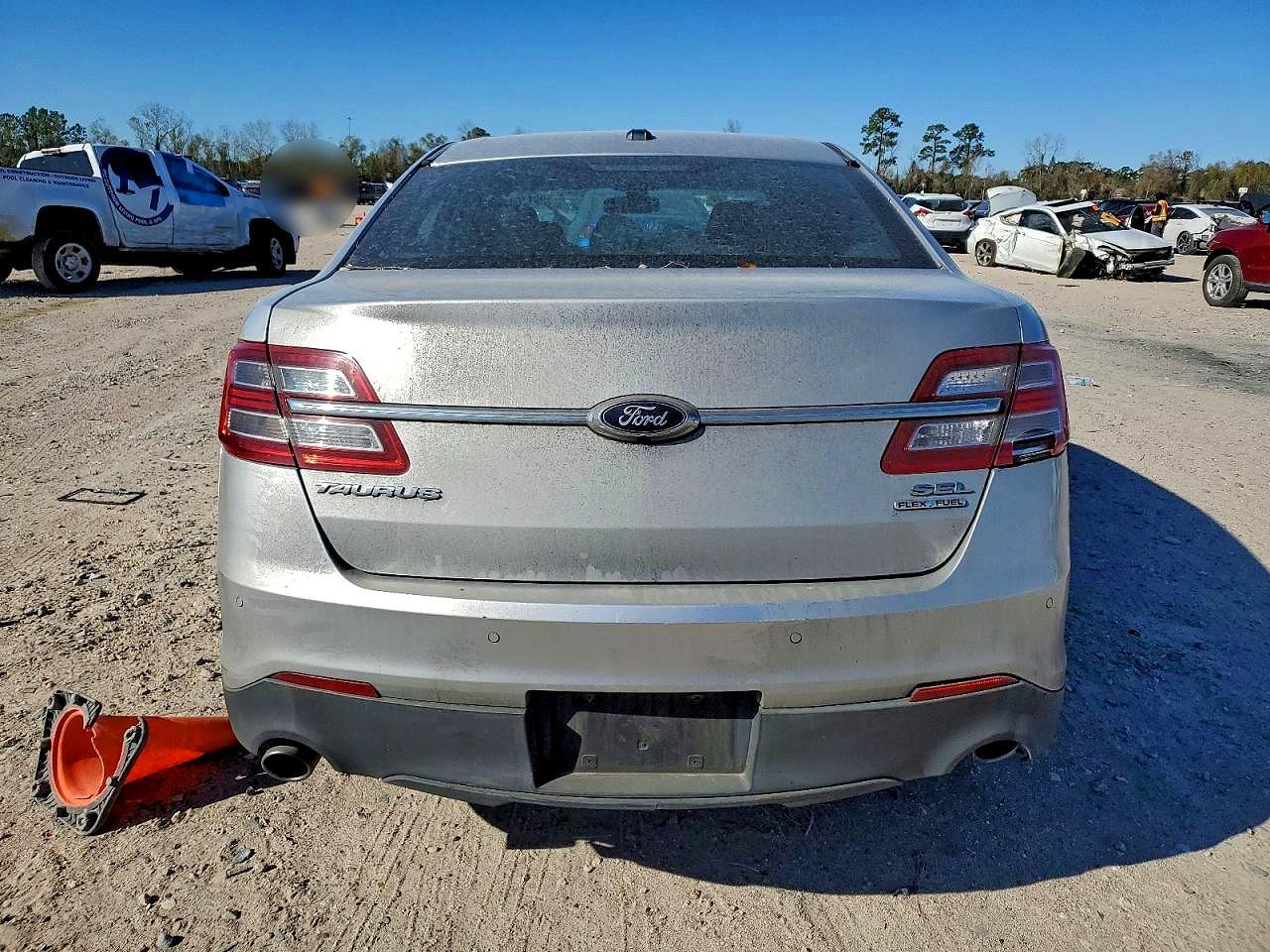 2015 FORD TAURUS SEL photo 6