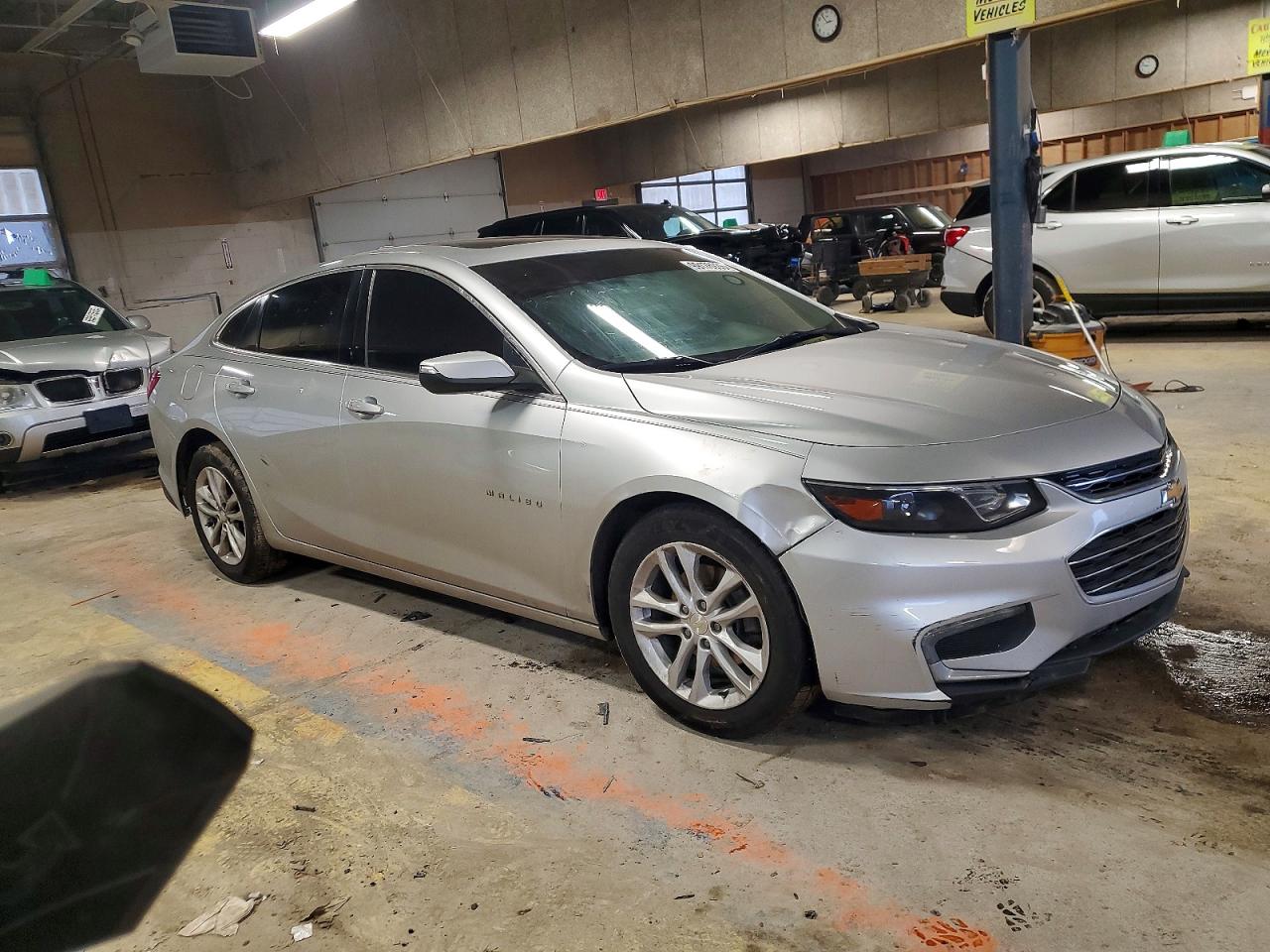 2017 CHEVROLET MALIBU LT photo 4