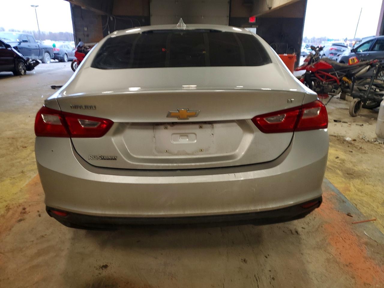 2017 CHEVROLET MALIBU LT photo 6