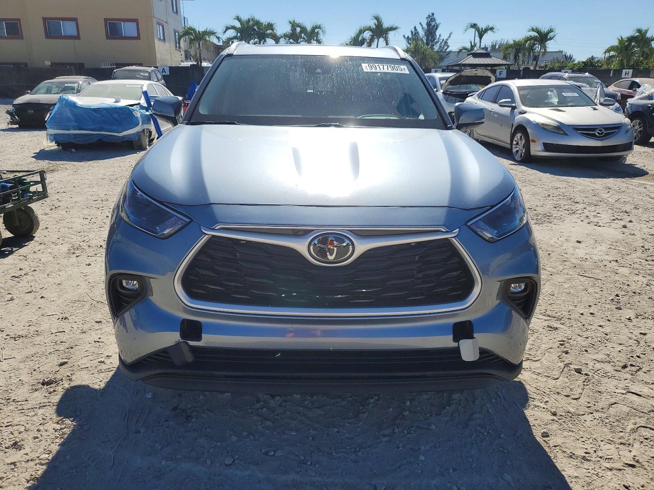 2024 TOYOTA HIGHLANDER LE photo 5