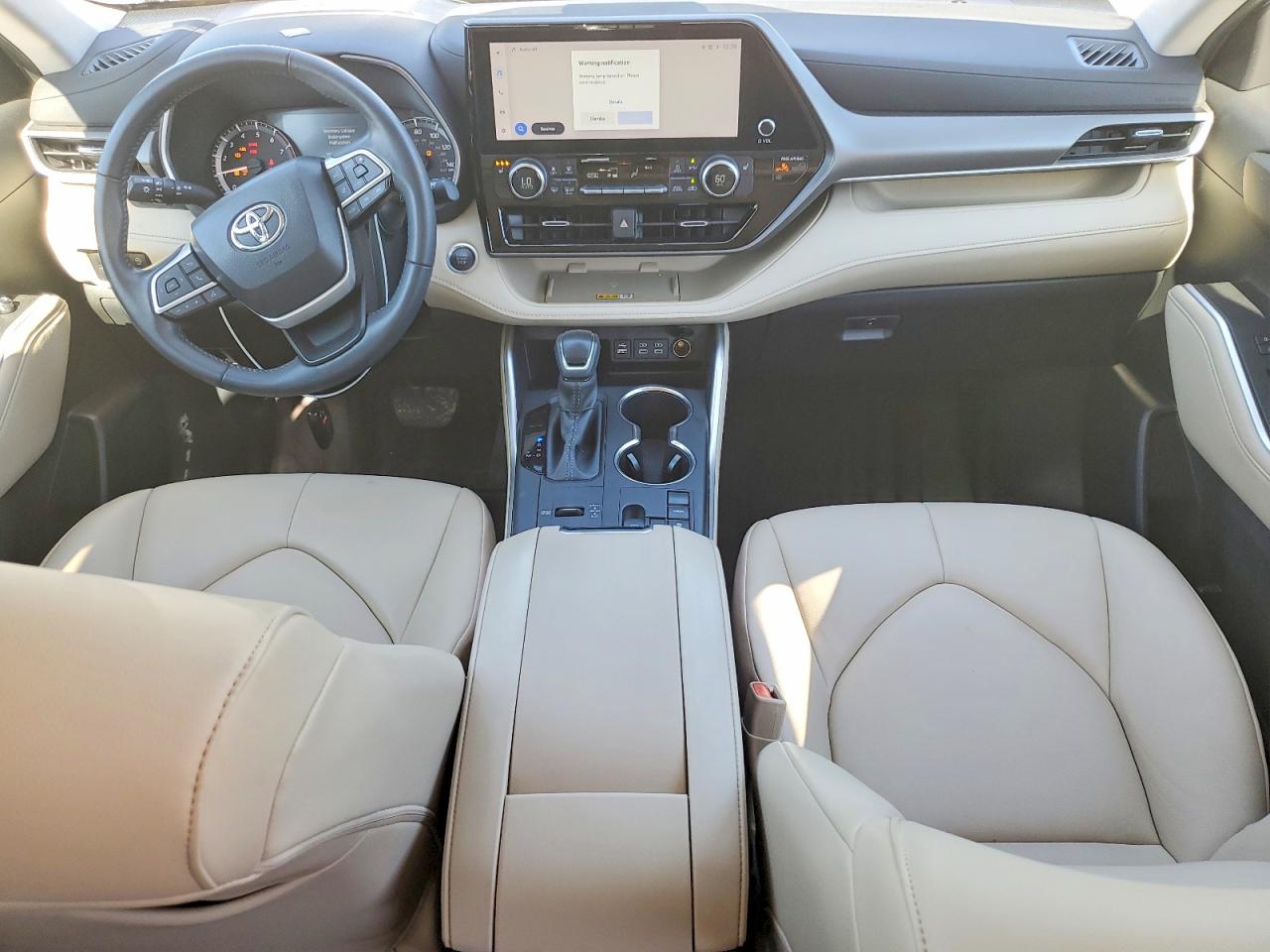 2024 TOYOTA HIGHLANDER LE photo 8