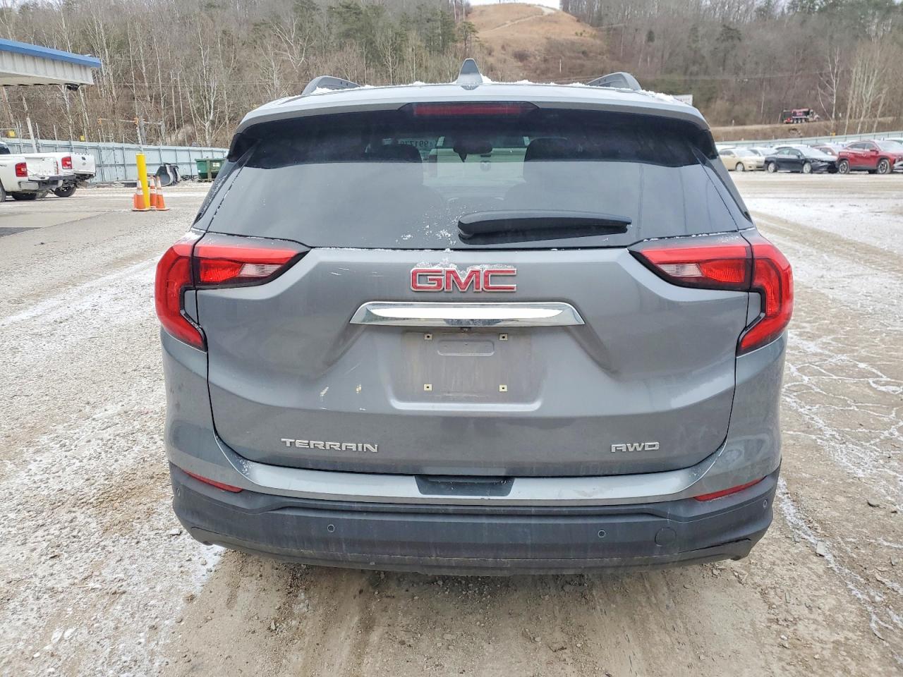 2018 GMC TERRAIN SLE photo 6