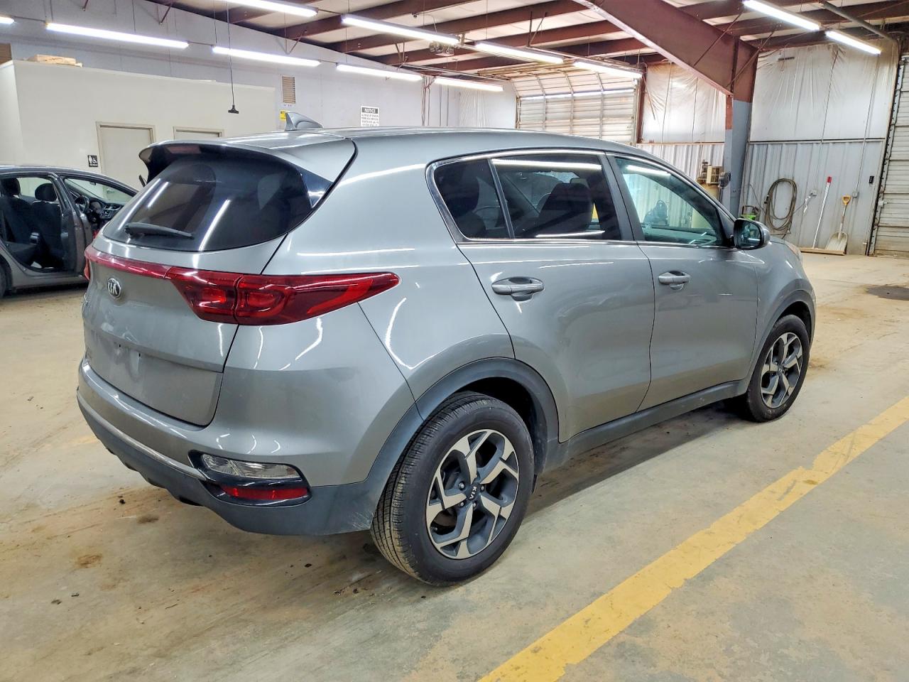2020 KIA SPORTAGE LX photo 3