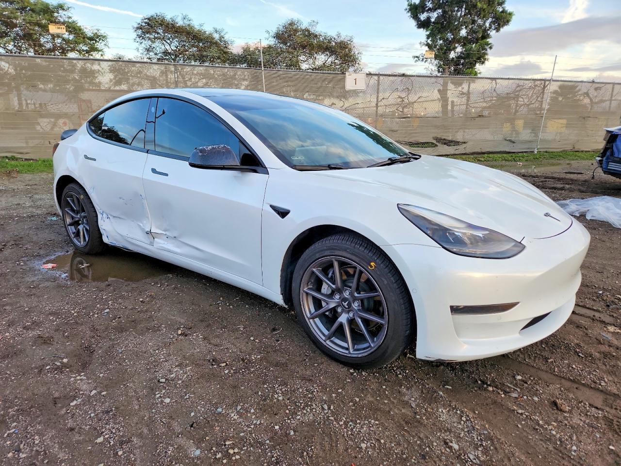 2021 TESLA MODEL 3 photo 4