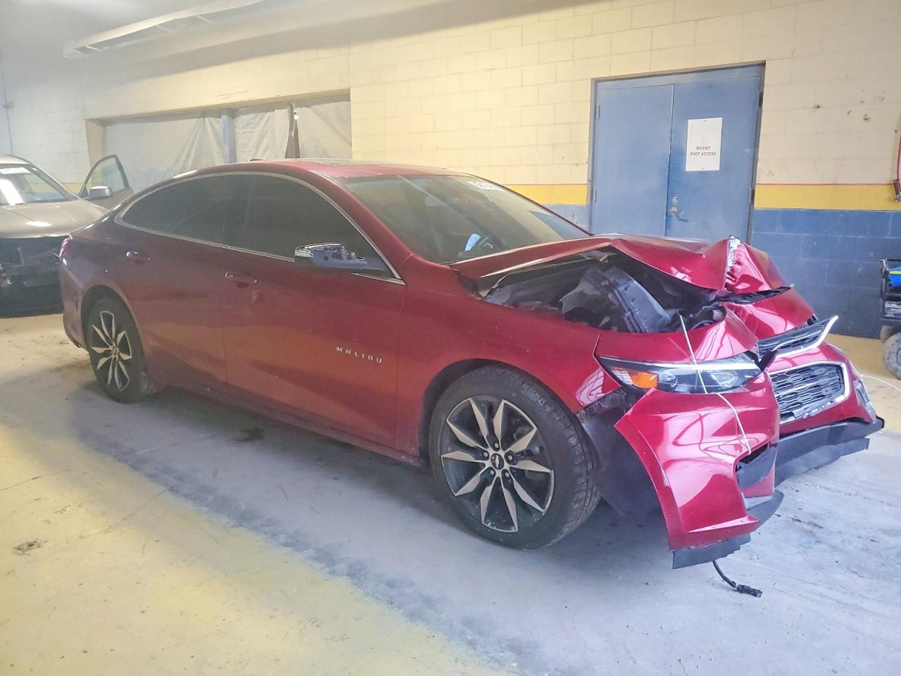 2018 CHEVROLET MALIBU LT photo 4
