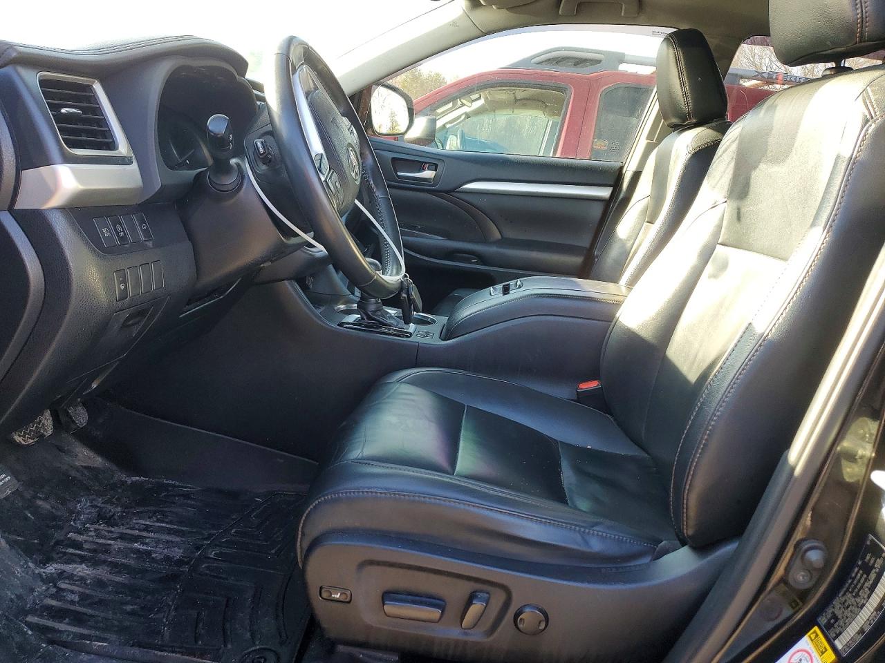 2019 TOYOTA HIGHLANDER SE photo 7