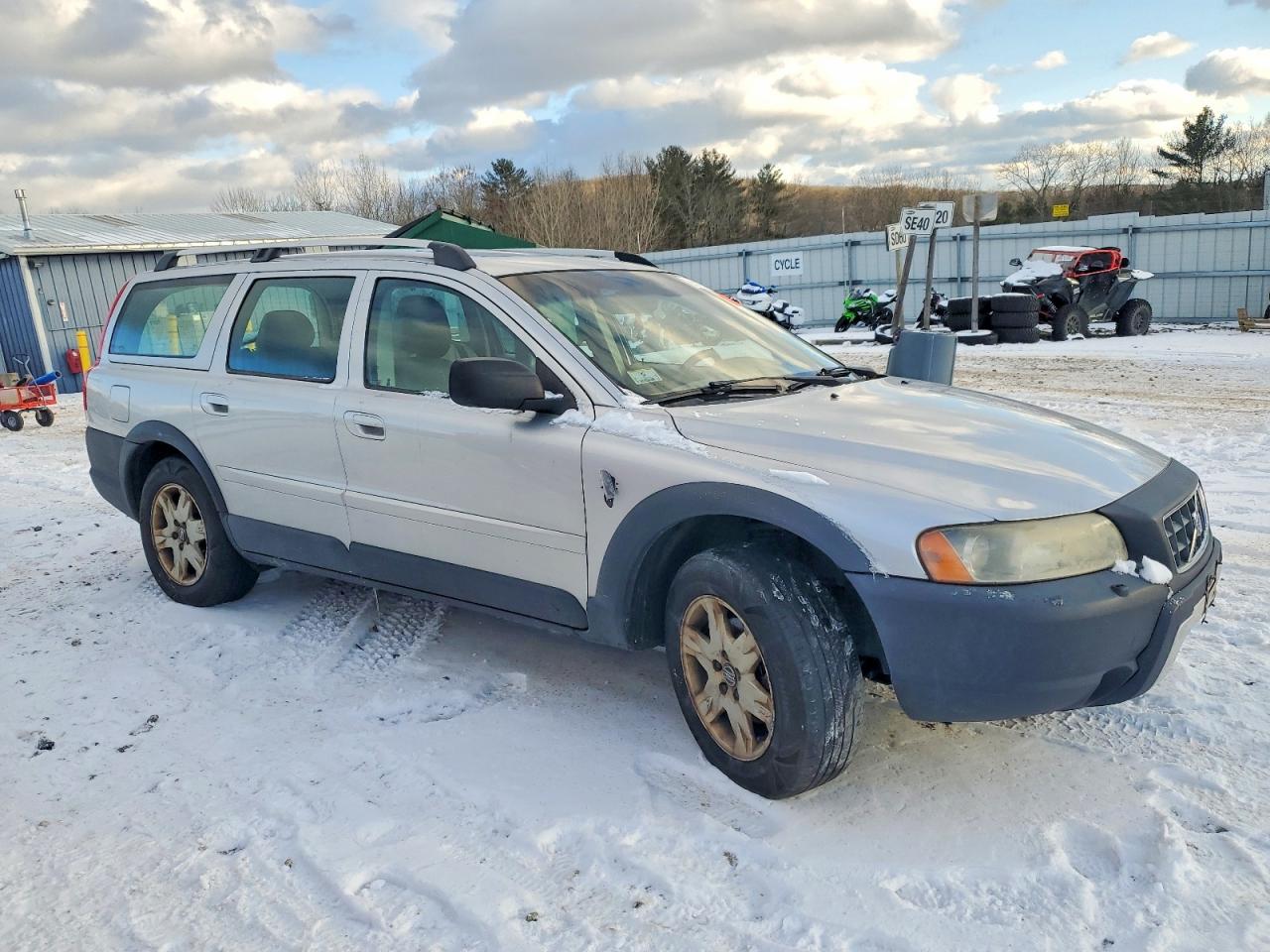 2005 VOLVO XC70 photo 4