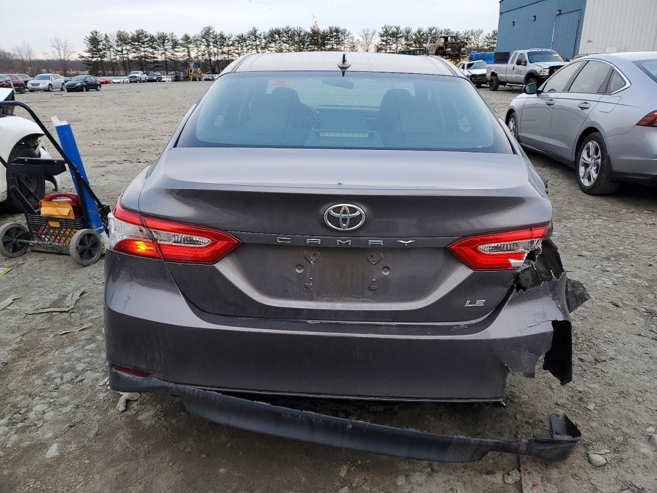 2019 TOYOTA CAMRY L photo 6