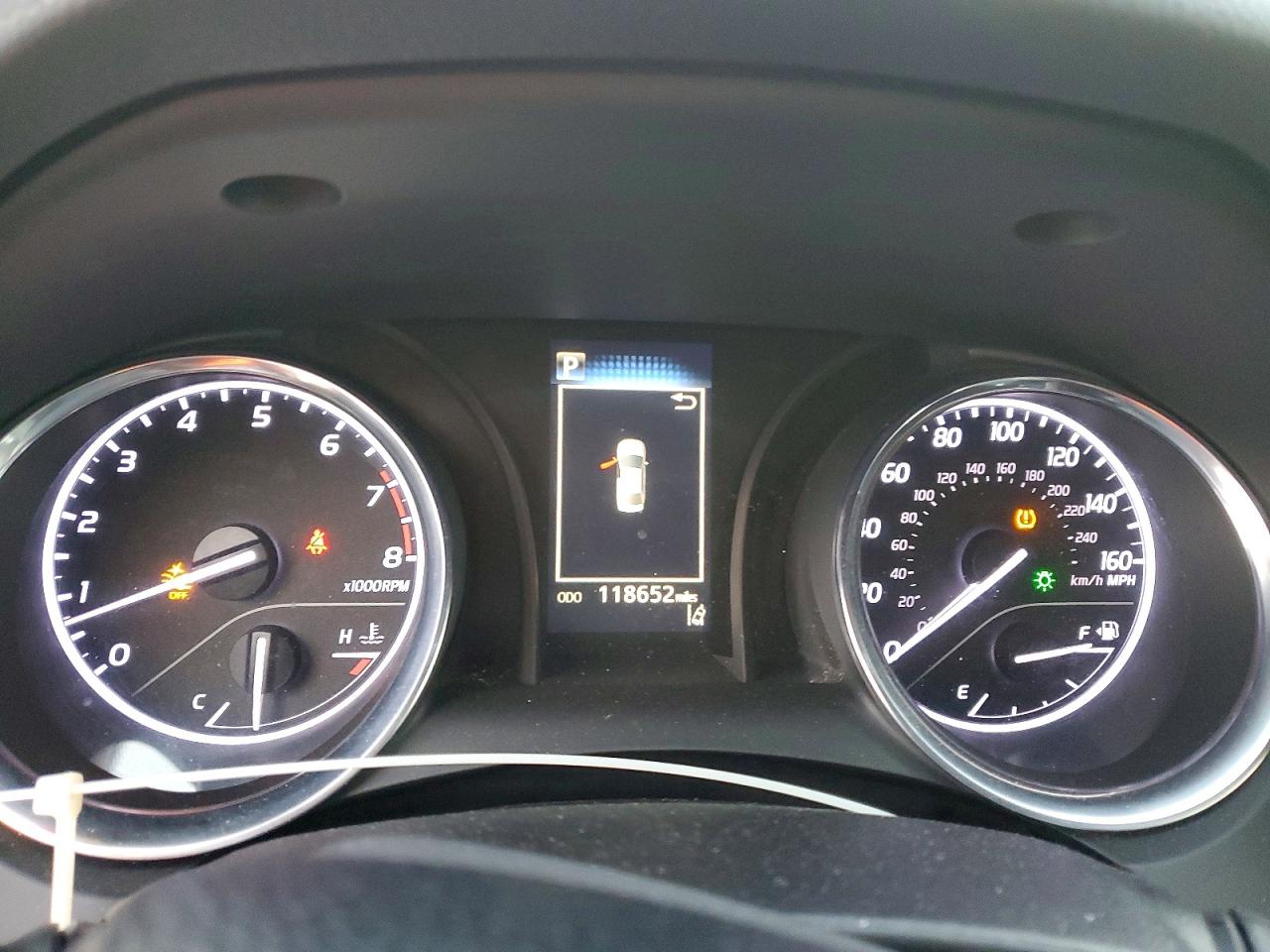 2019 TOYOTA CAMRY L photo 9