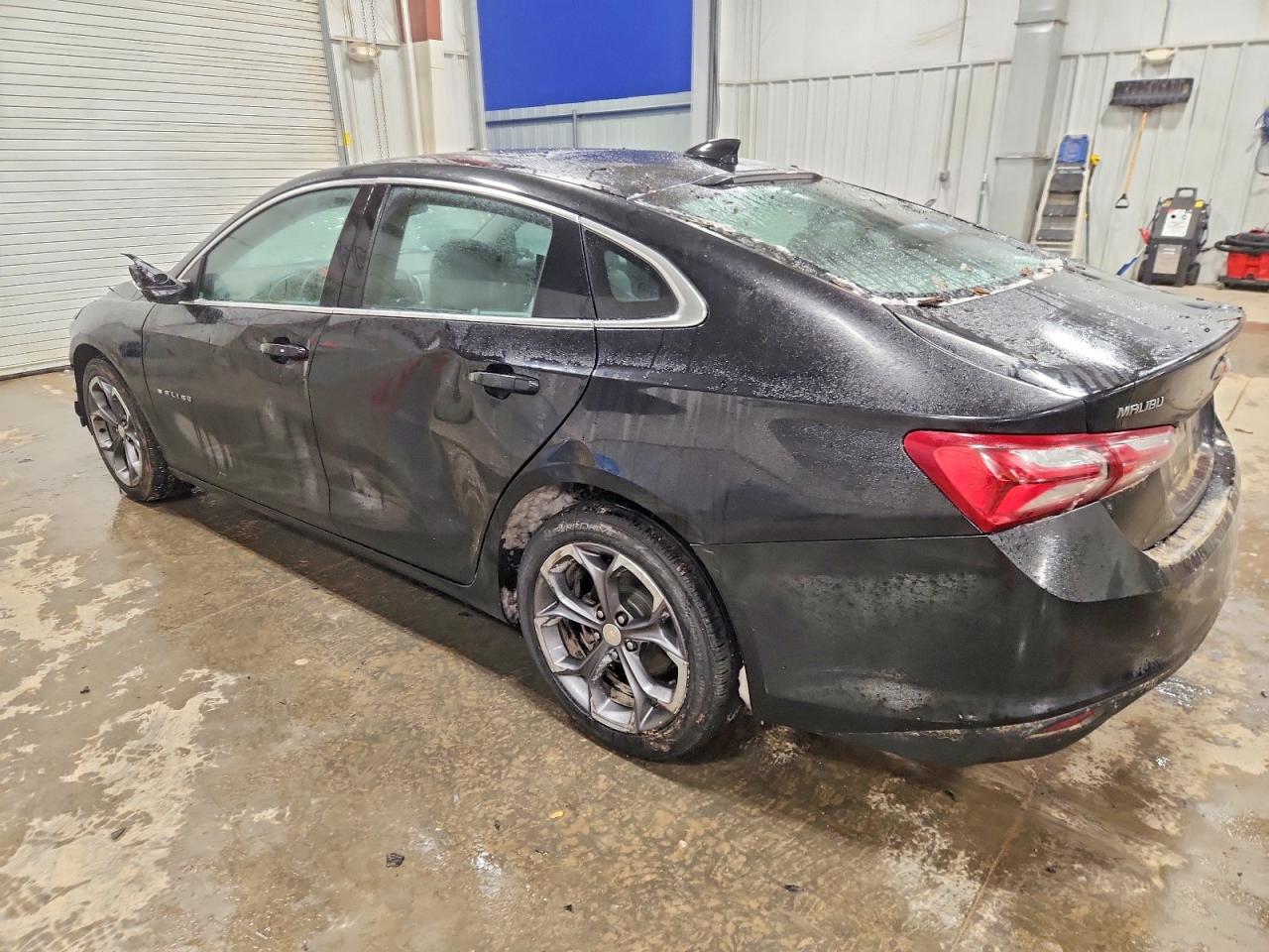 2022 CHEVROLET MALIBU LT photo 2
