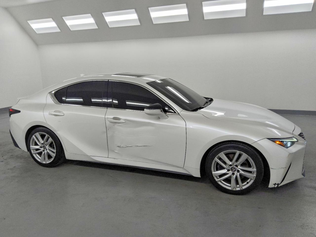 2023 LEXUS IS 300 photo 4