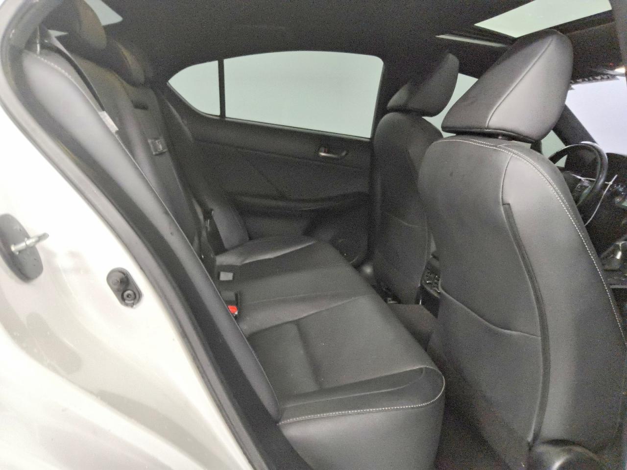 2023 LEXUS IS 300 photo 10