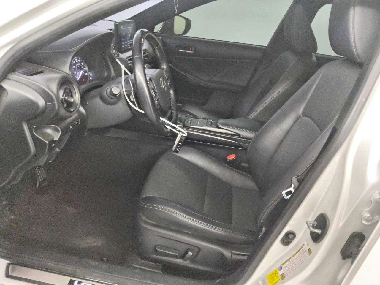 2023 LEXUS IS 300 photo 7