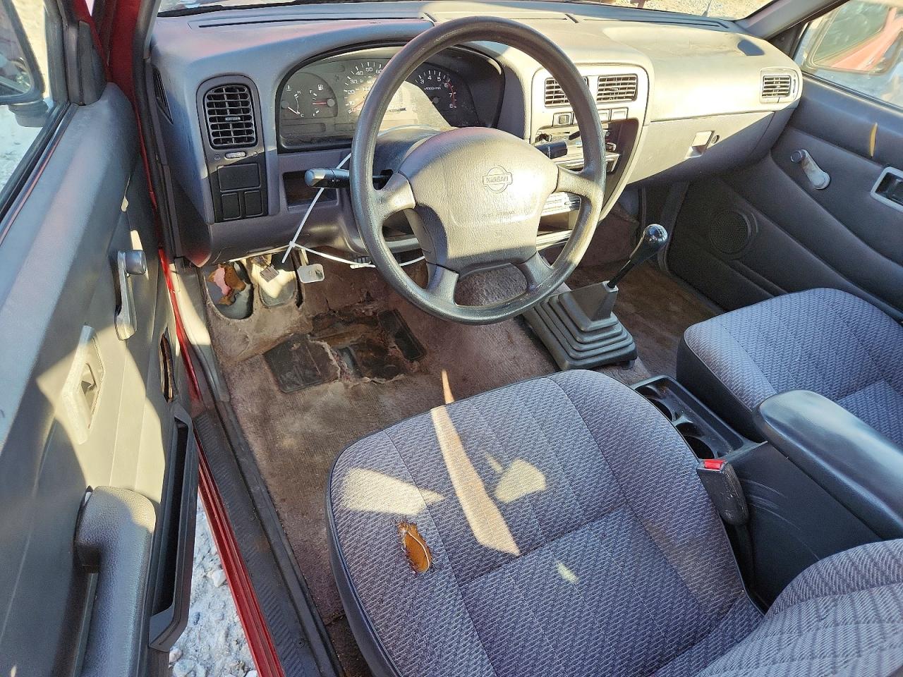 1996 NISSAN TRUCK KING CAB SE photo 8