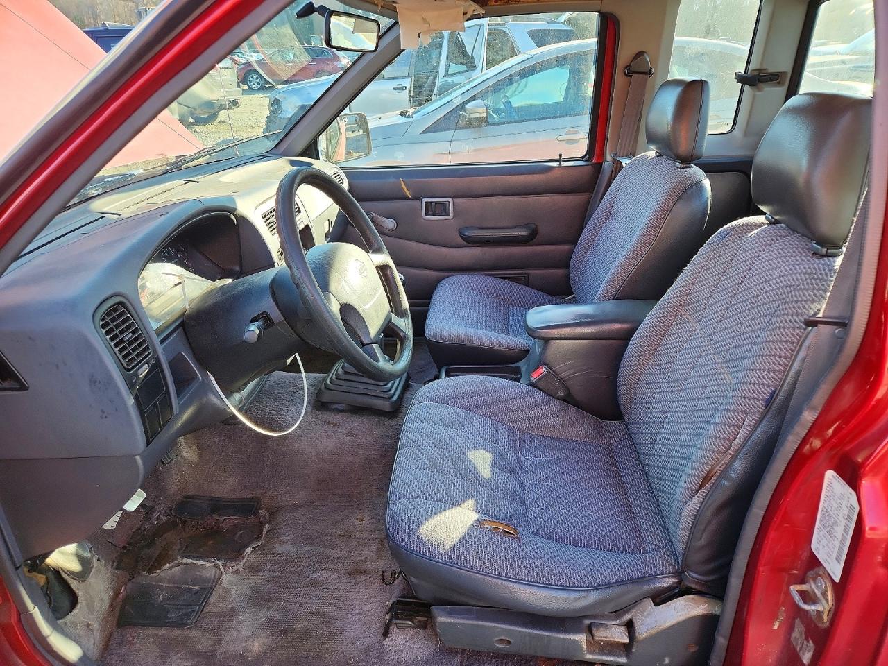 1996 NISSAN TRUCK KING CAB SE photo 7