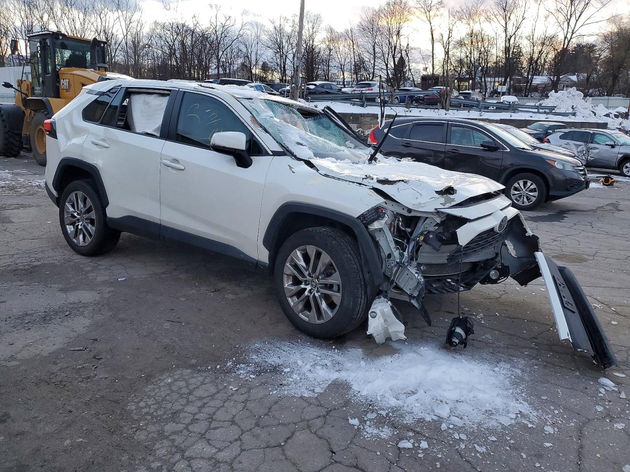 2021 TOYOTA RAV4 XLE PREMIUM photo 4