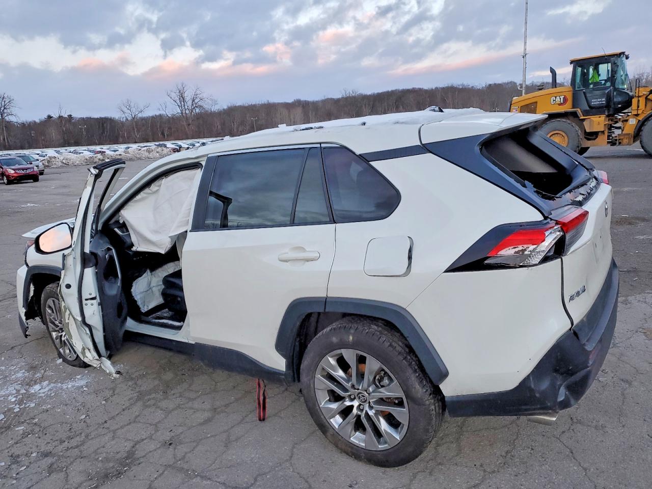 2021 TOYOTA RAV4 XLE PREMIUM photo 2