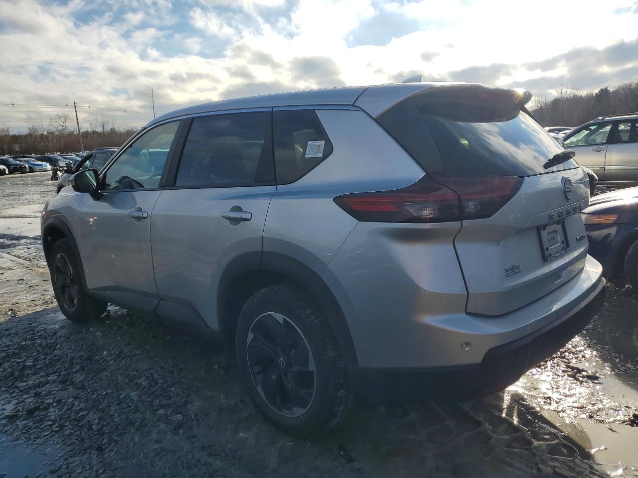 2024 NISSAN ROGUE SV photo 3