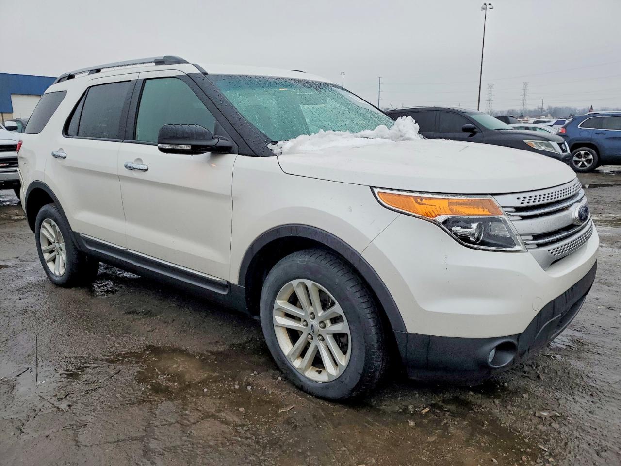 2015 FORD EXPLORER XLT photo 4