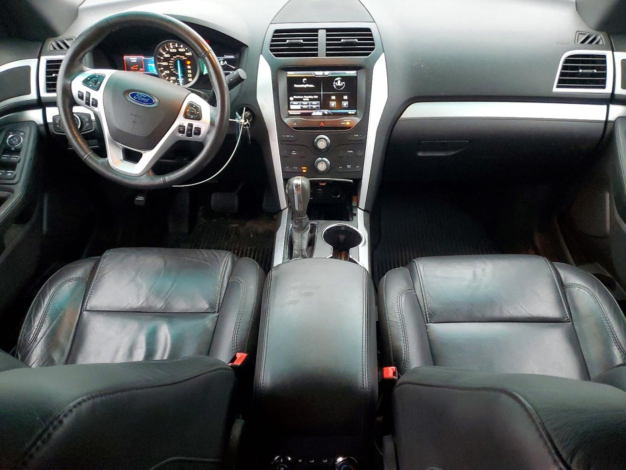 2015 FORD EXPLORER XLT photo 8