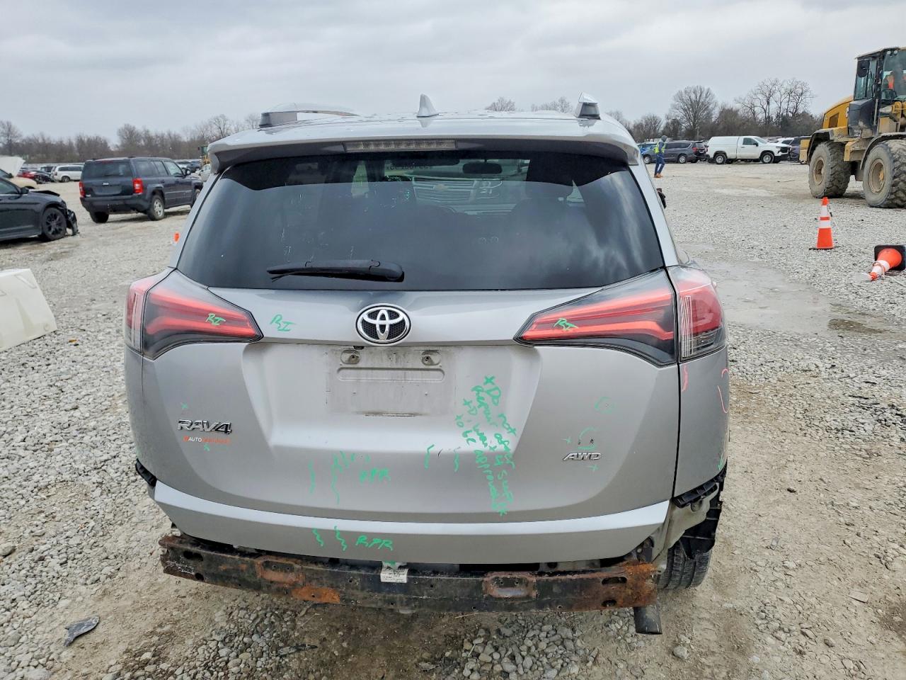 2016 TOYOTA RAV4 LE photo 6