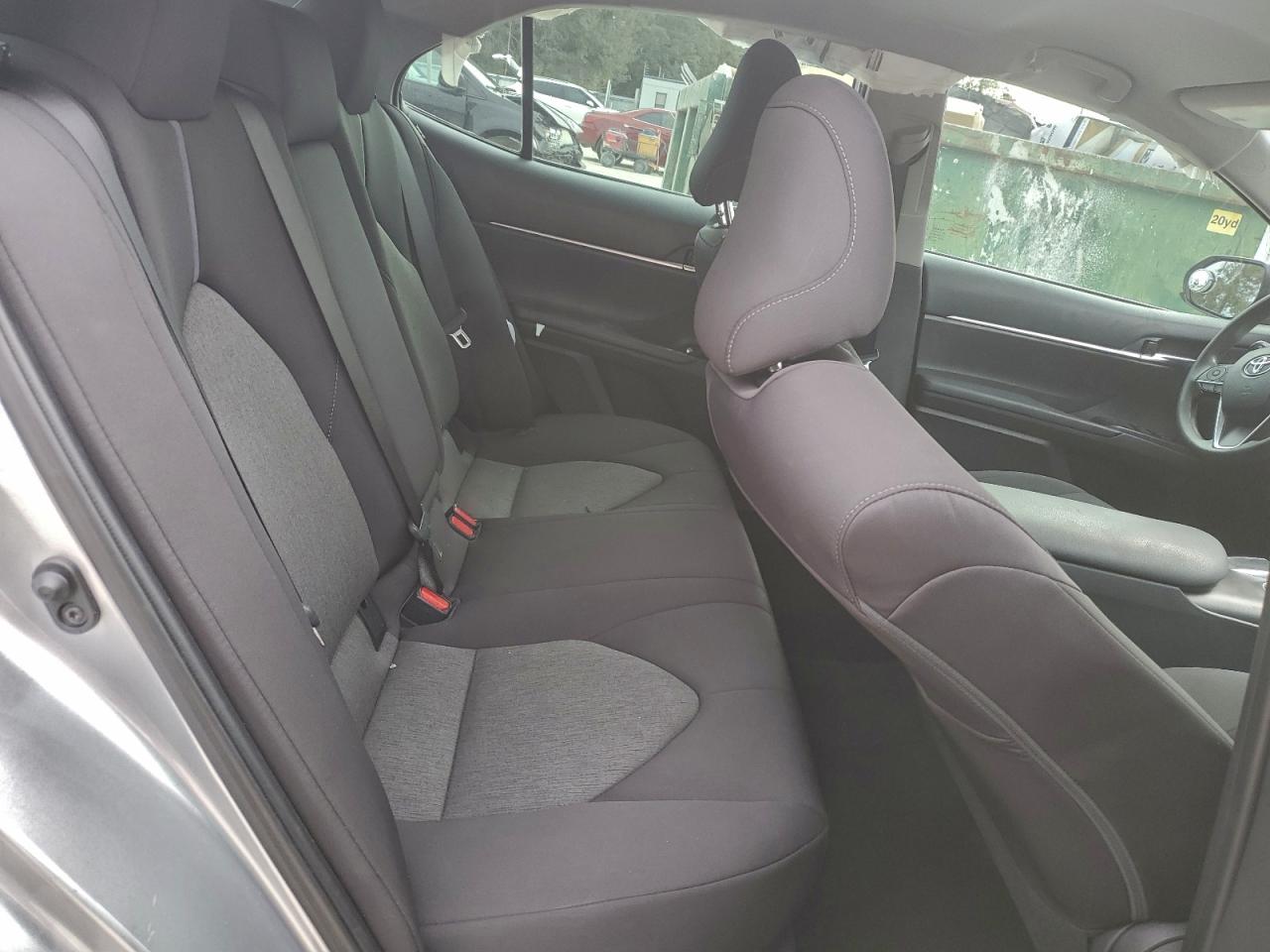 2021 TOYOTA CAMRY LE photo 10