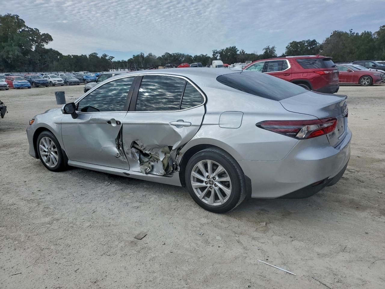 2021 TOYOTA CAMRY LE photo 2