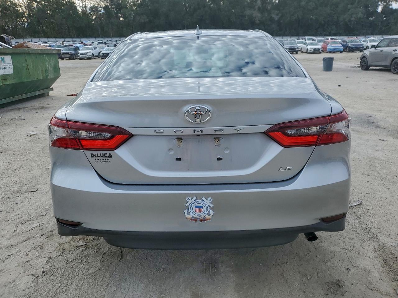 2021 TOYOTA CAMRY LE photo 6