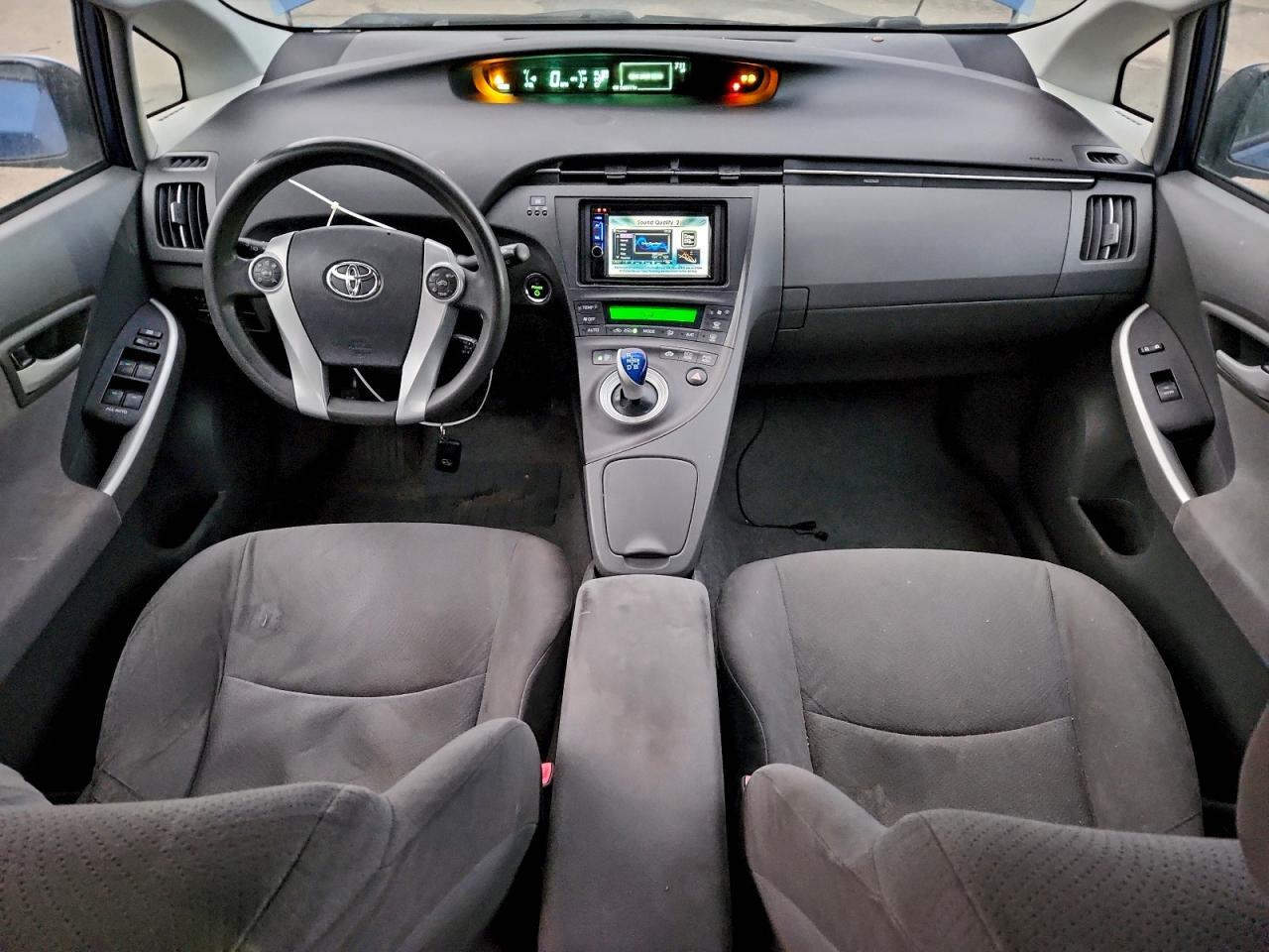 2010 TOYOTA PRIUS photo 8