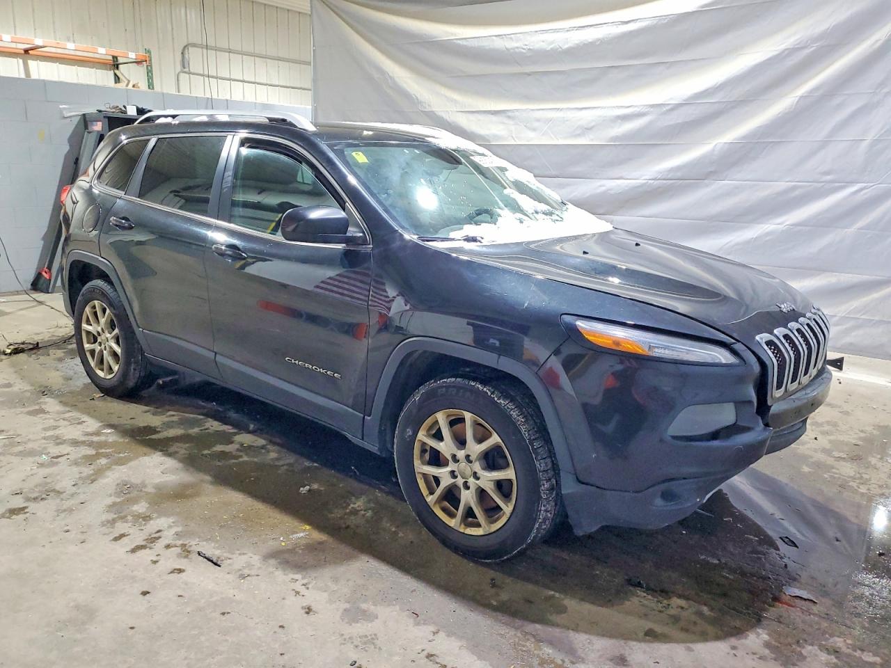 2015 JEEP CHEROKEE LATITUDE photo 4