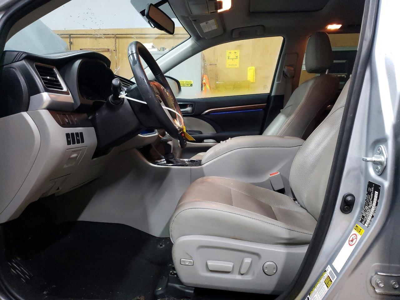 2016 TOYOTA HIGHLANDER LIMITED photo 7