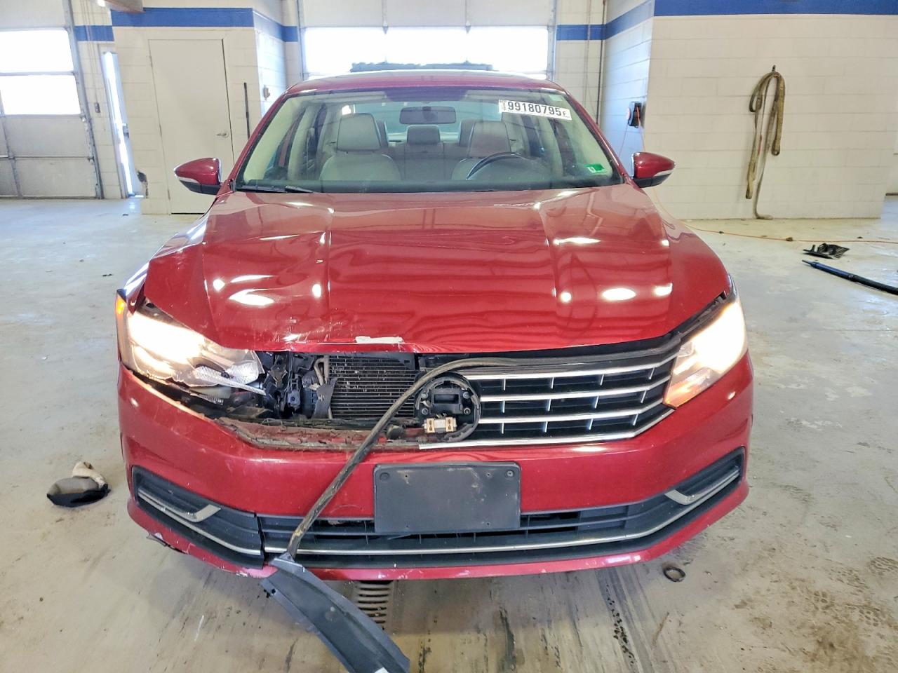 2017 VOLKSWAGEN PASSAT SE photo 5