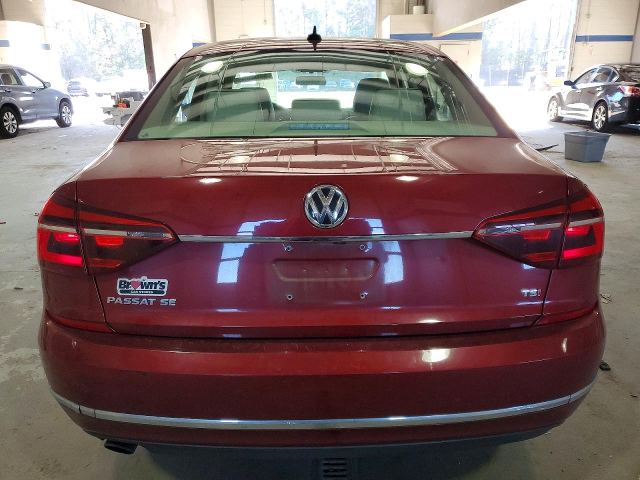 2017 VOLKSWAGEN PASSAT SE photo 6