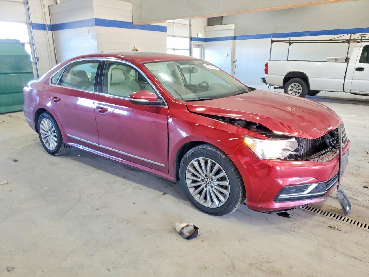 2017 VOLKSWAGEN PASSAT SE photo 4