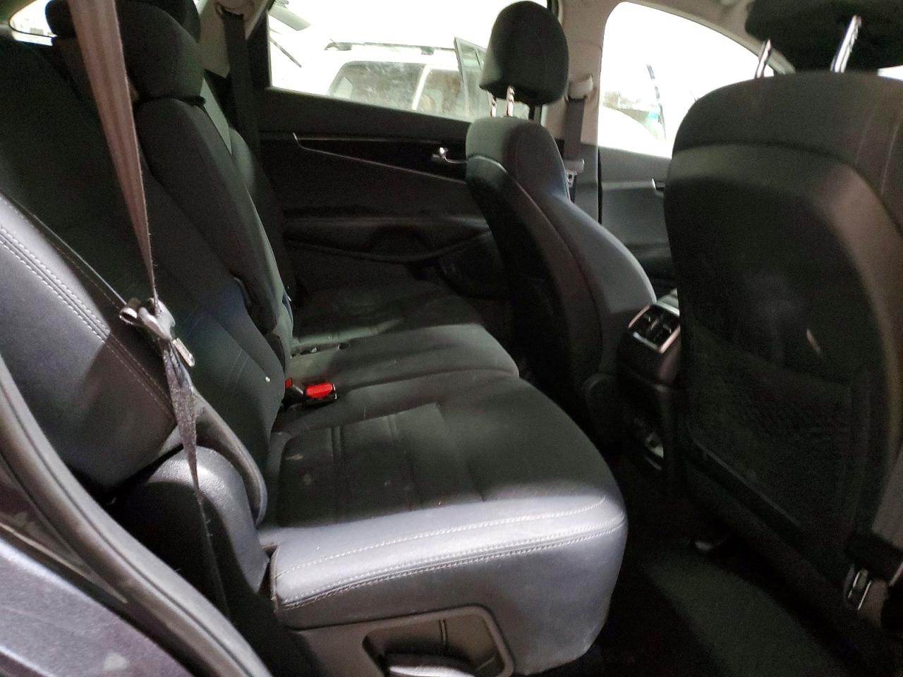 2017 KIA SORENTO LX photo 11